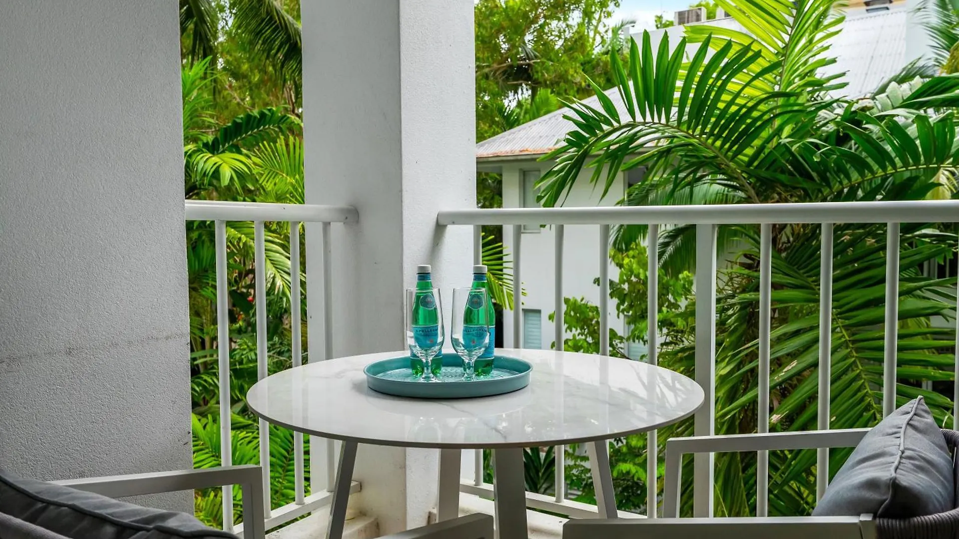 Elysium Private Apartments At Beach Club & Spa Palm Cove 0*,  Austrálie