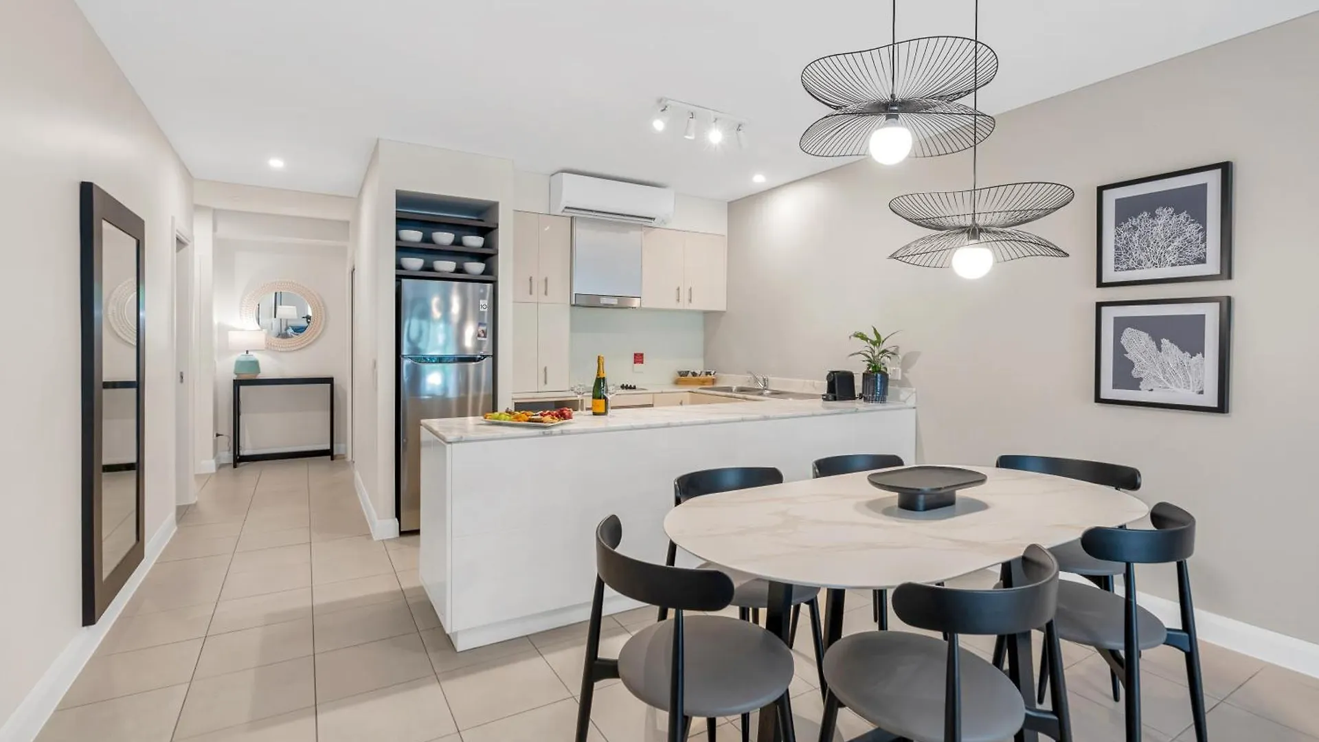 Elysium Private Apartments At Beach Club & Spa