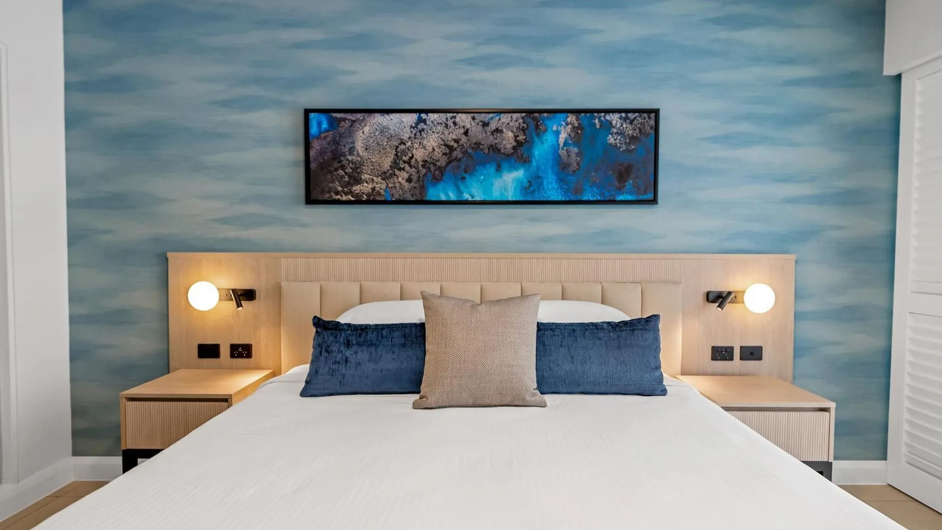 Elysium Private Apartments At Beach Club & Spa  Palm Cove