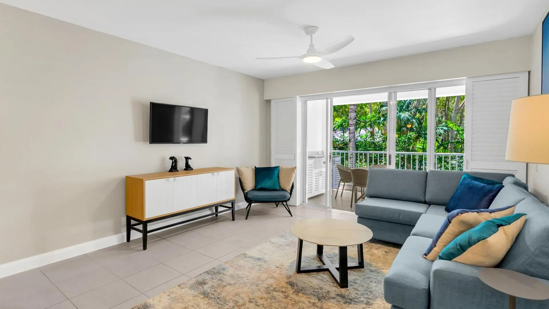 Elysium Private Apartments At Beach Club & Spa