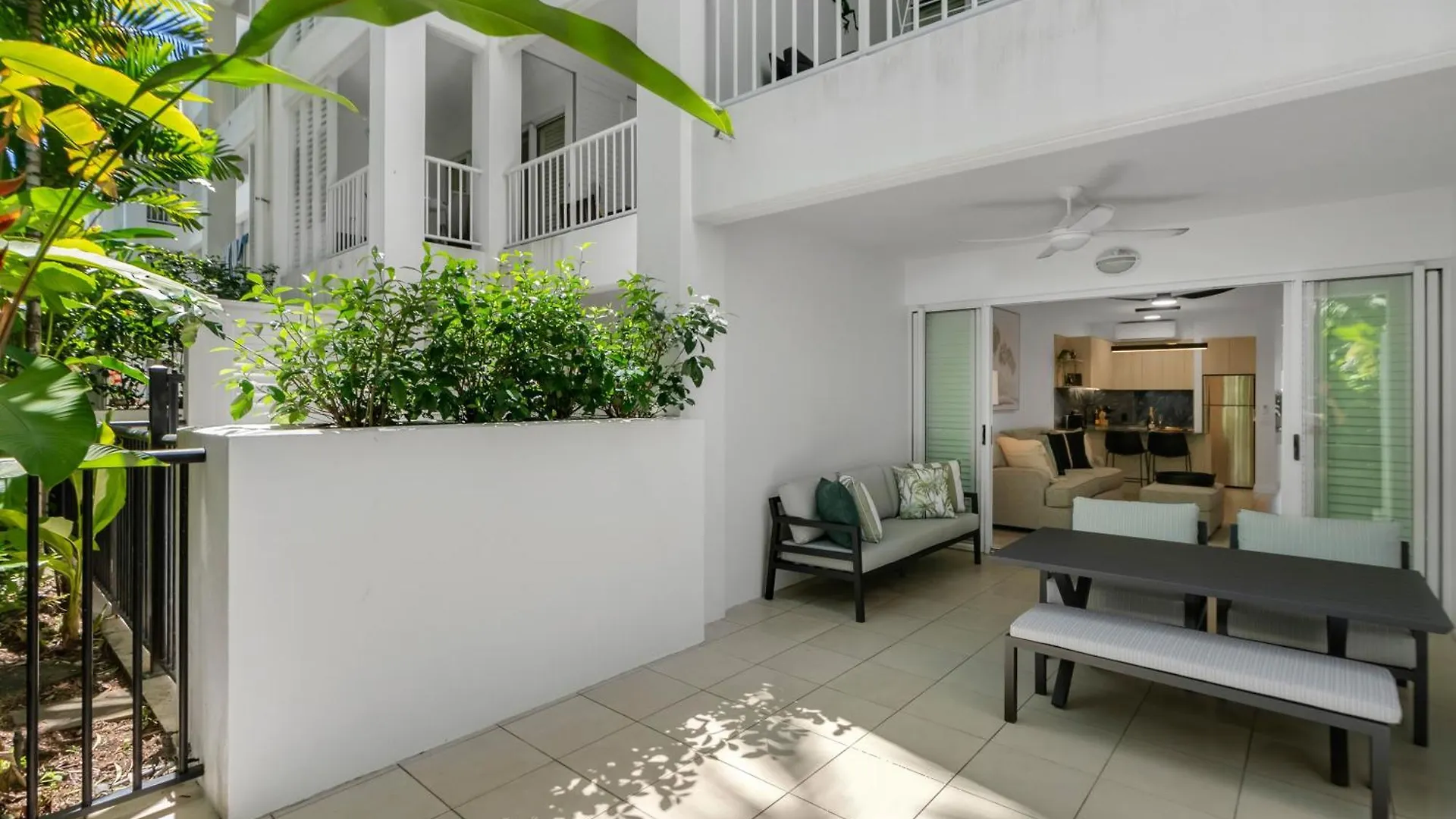 Elysium Private Apartments At Beach Club & Spa