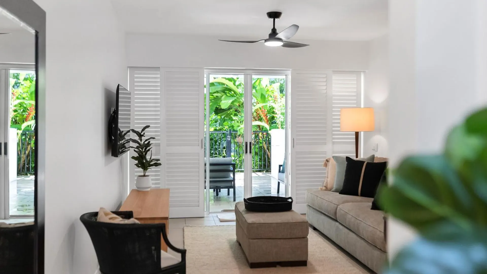 Elysium Private Apartments At Beach Club & Spa