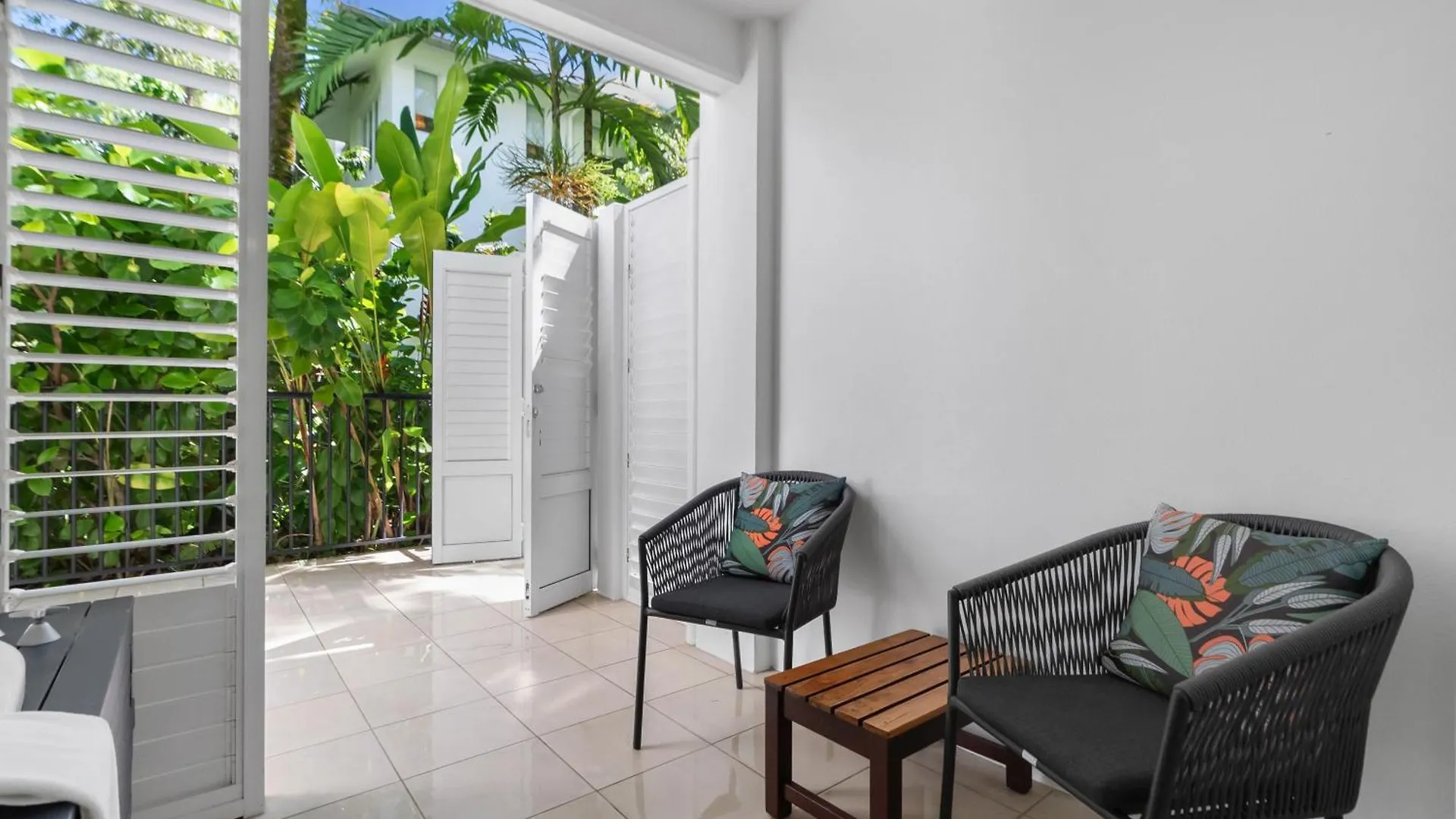 Elysium Private Apartments At Beach Club & Spa Palm Cove