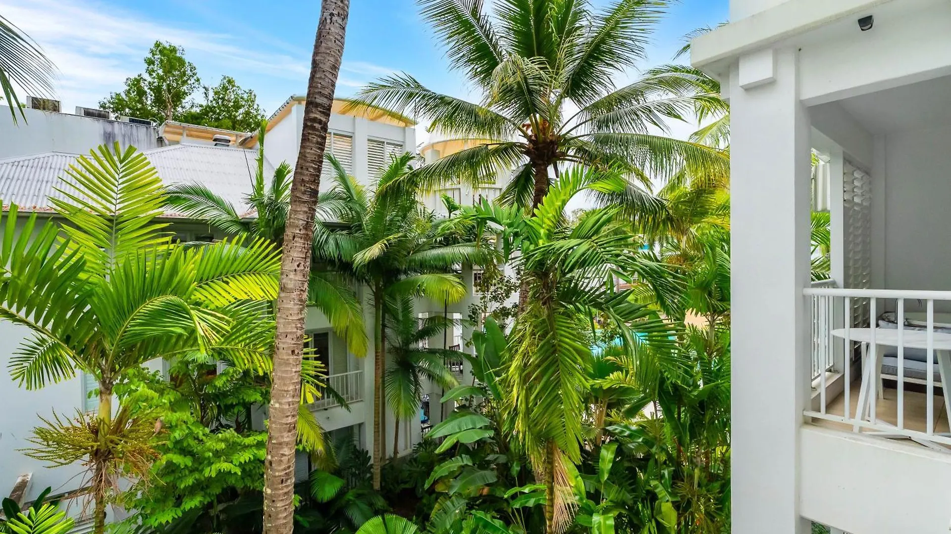 Elysium Private Apartments At Beach Club & Spa